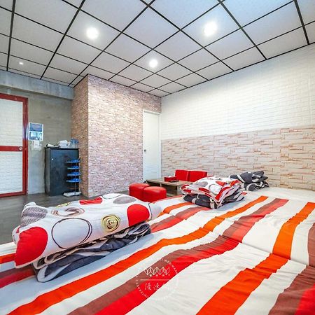 羅東夜市 工業loft旅宿 Loft House Lotung Kültér fotó