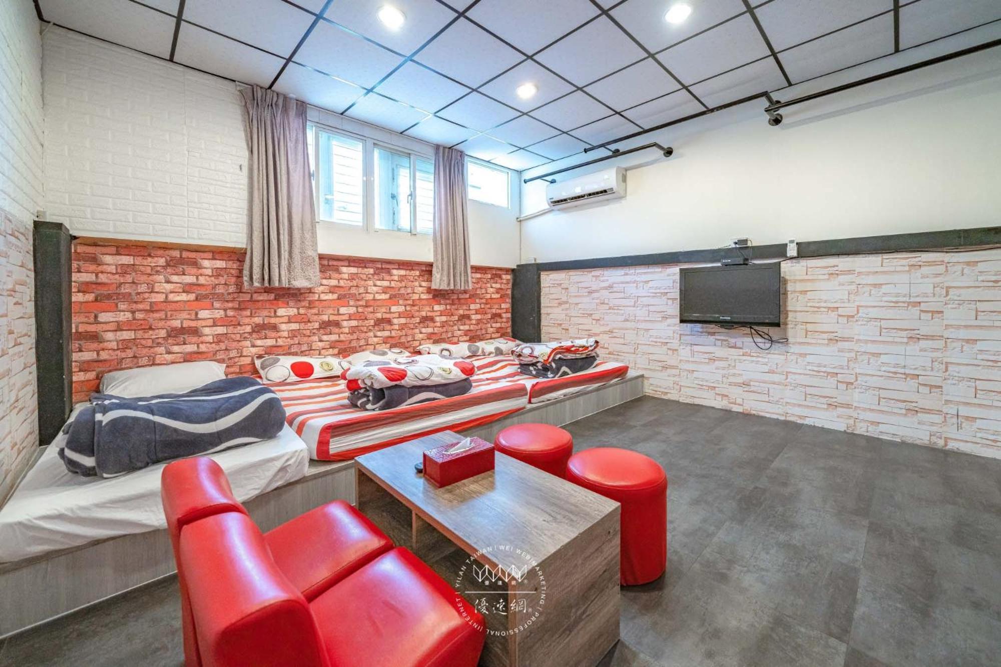 羅東夜市 工業loft旅宿 Loft House Lotung Kültér fotó