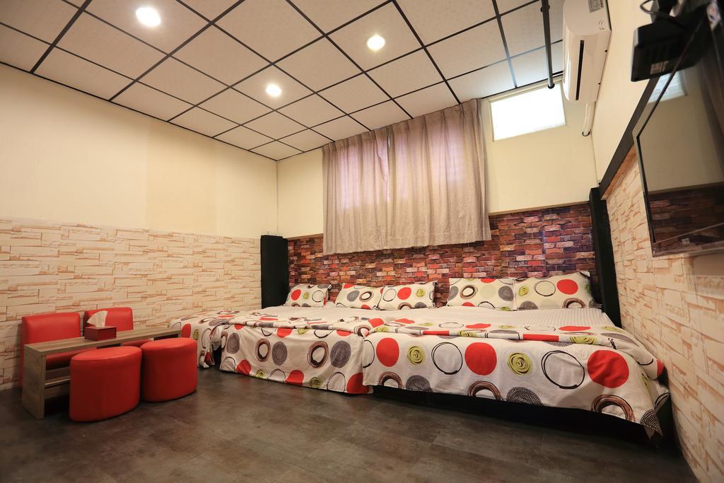 羅東夜市 工業loft旅宿 Loft House Lotung Kültér fotó